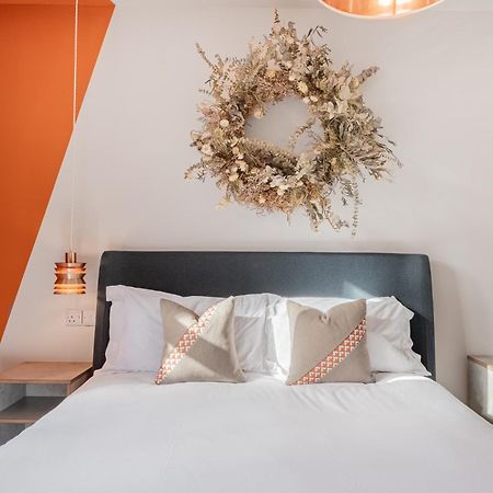 Esperance - Brand New Luxury Studio With Parking Боунес-он-Уиндермер Экстерьер фото
